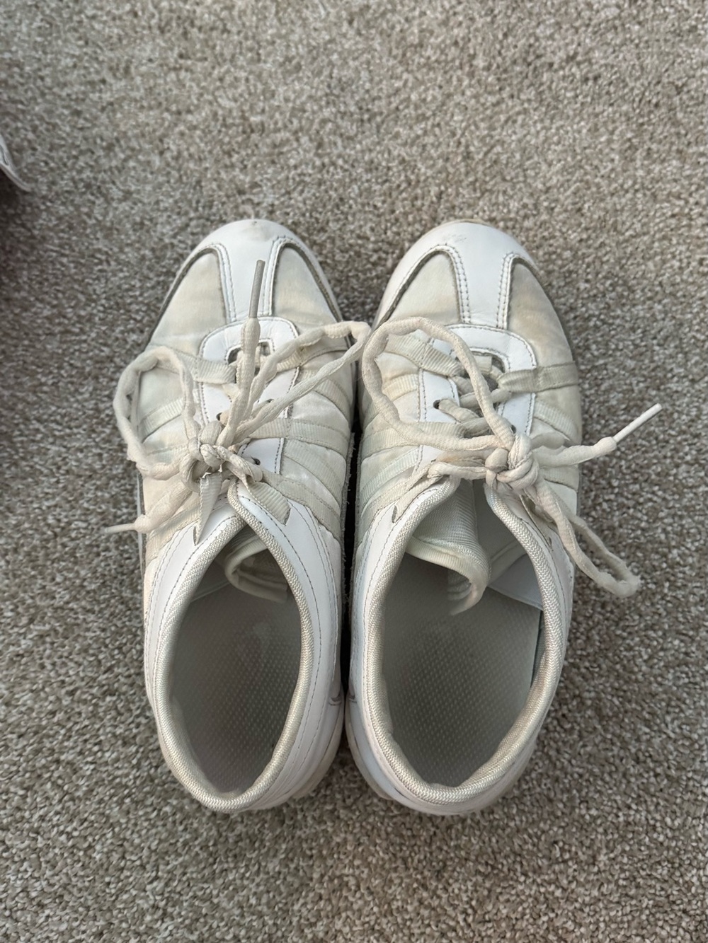 Nfinity Cheer Shoes with case